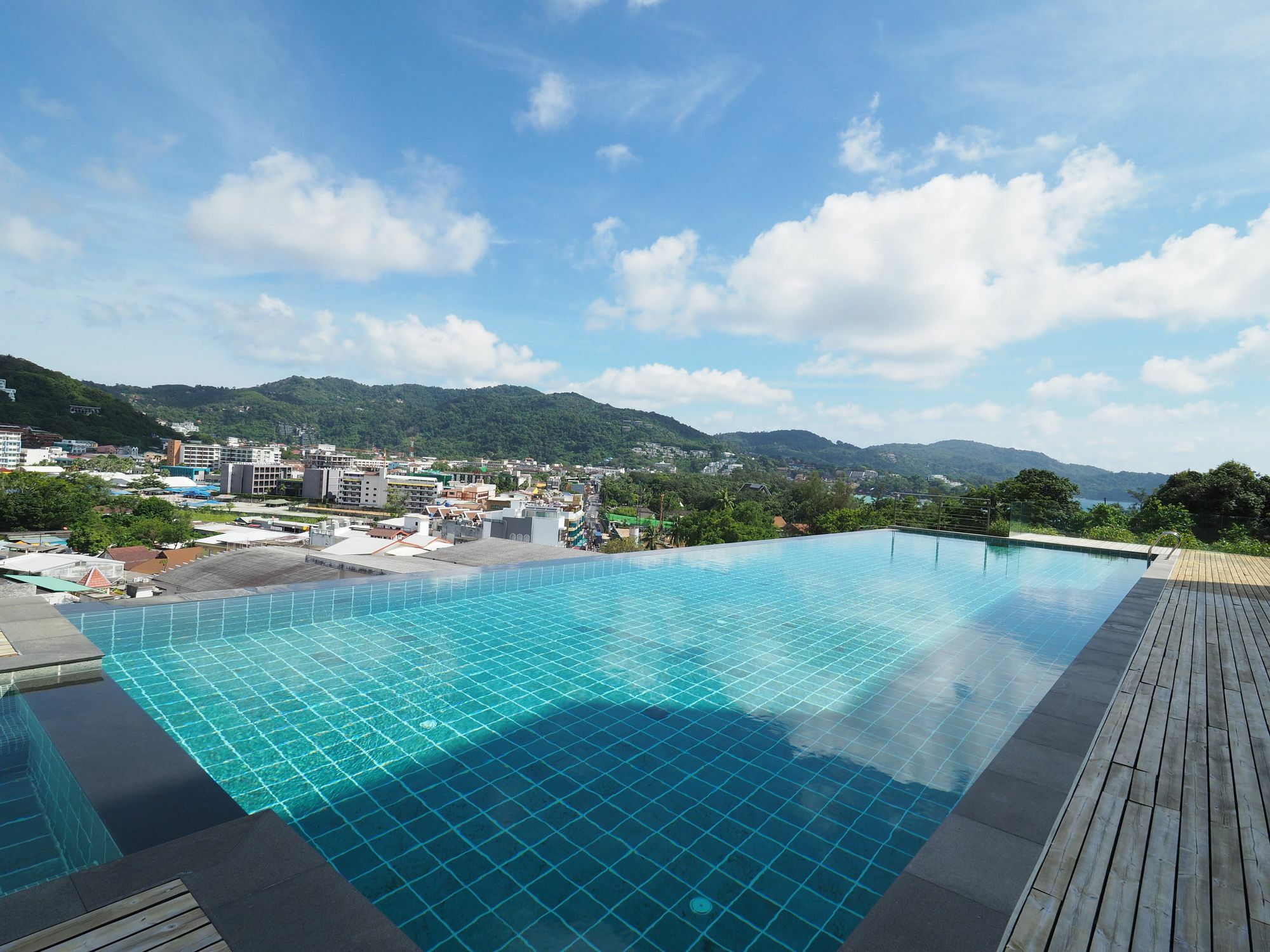 Q Conzept Condominium Karon Exterior foto
