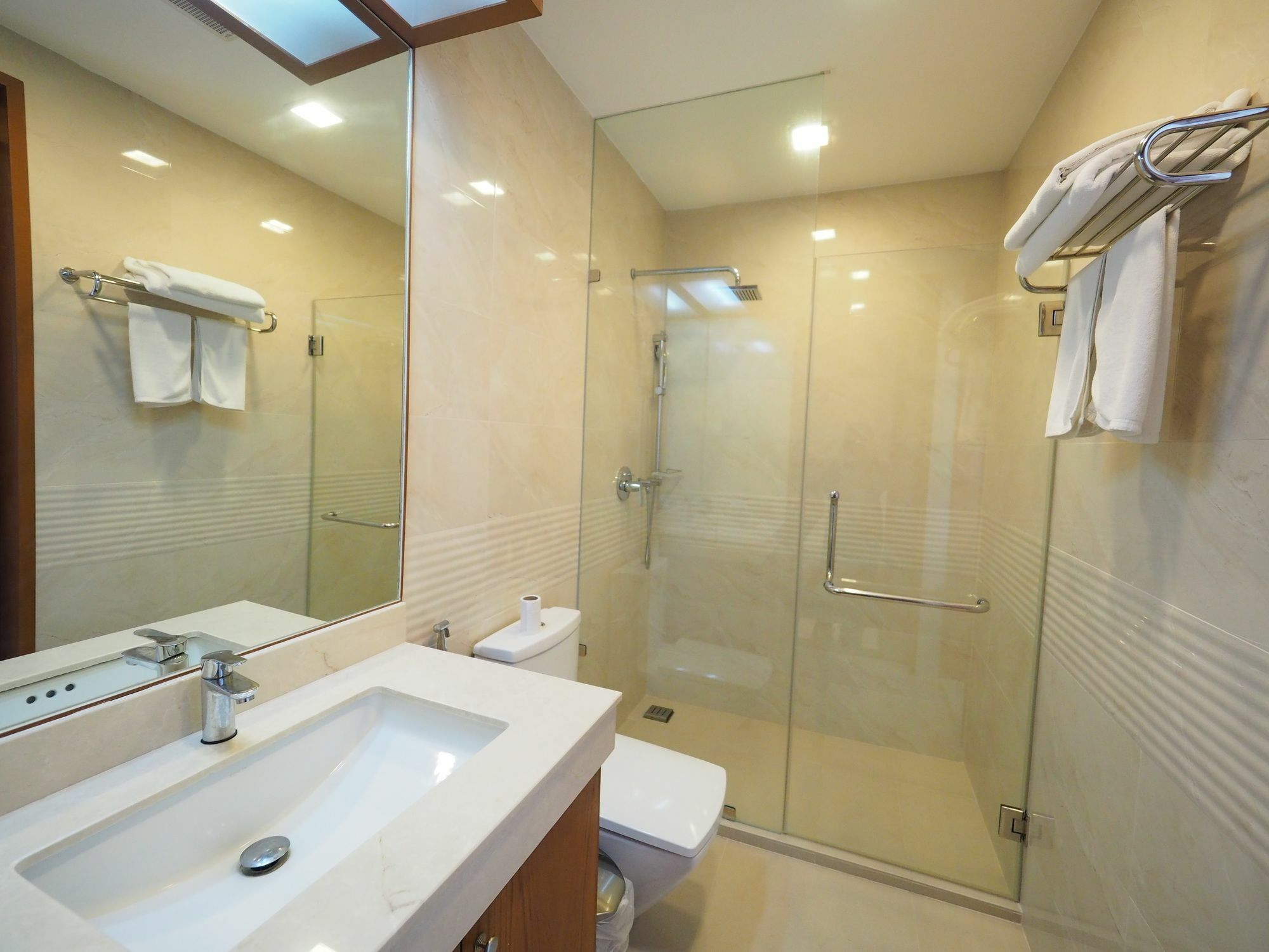 Q Conzept Condominium Karon Exterior foto